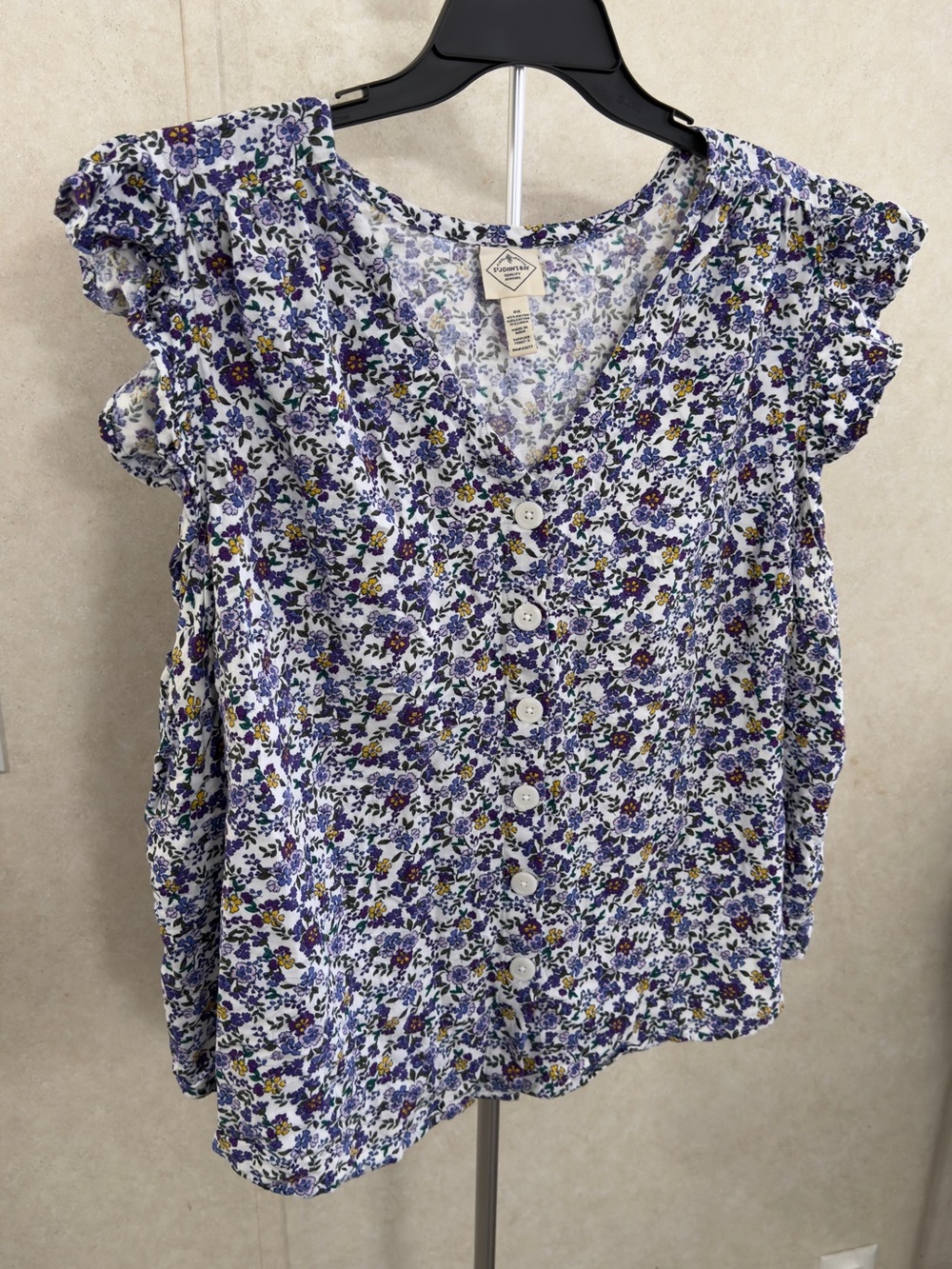 St. John's Bay White Floral Button-Front V‑Neck Blouse